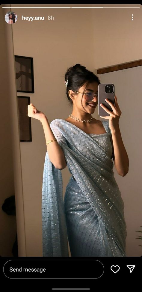 Blue Blouse Designs, Saree Wearing Styles, Sarees For Girls, Simple Saree Designs, Fancy Sarees Party Wear, Casual Indian Fashion, Simple Sarees, Desi Fashion Casual, Indian Fashion Saree