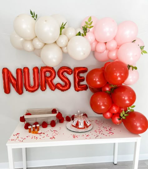 Nurse Graduation Table Decorations, Nursing School Party Decorations, Registered Nurse Graduation Party, Nursing Student Graduation Party, Graduation Party Nursing, Nurse Decorations Party, Fnp Graduation Party Ideas, Nursing School Graduation Party Ideas Decorations, Pink Nurse Graduation Party