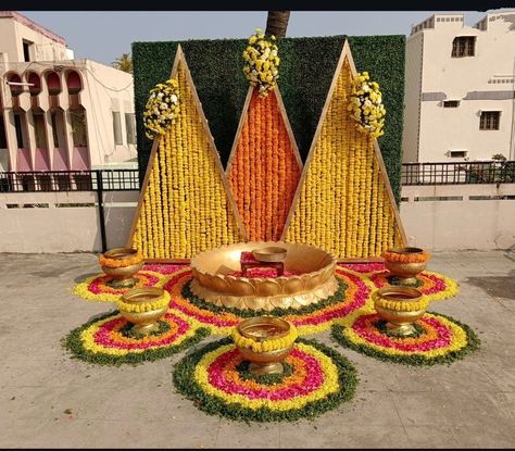 Puberty Ceremony Decoration, Haldi Flower Decoration, Pellikuthuru Backdrop, Puberty Function Decoration, Haldi Decoration Ideas Backdrops, Haldi Background Decoration, Haldi Stage Decoration, Haldi Ceremony Decorations At Home, Haldi Decoration Ideas At Home