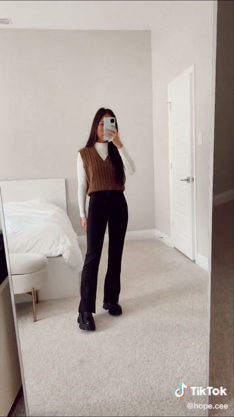 Ropa Semi Formal, Half Sweater, Look Legging, Casual College Outfits, Business Casual Outfits For Work, Casual Day Outfits, Stylish Work Outfits, Causual Outfits, Casual Work Outfits