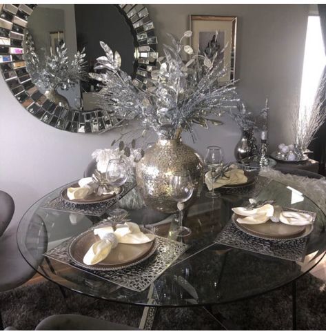 Round Dining Table Styling Centerpieces, Glass Kitchen Table Decor, Formal Dining Room Table Centerpiece Ideas, Formal Dining Room Table Decor, Glass Dining Table Decor, Glass Dining Table Designs, Glass Dinning Table, Round Dinning Table, Formal Dining Room Table