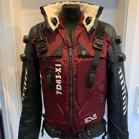 Cyberpunk Costume Design, Cyberpunk Leather Jacket, Cyberpunk 2077 Fashion, Cyberpunk 2077 Clothes, Cyberpunk Fashion Futuristic Clothing, Cyberpunk Inspired Outfit, Cyberpunk Clothing Men, Cyberpunk 2077 Outfit, Cyberpunk Clothes Design