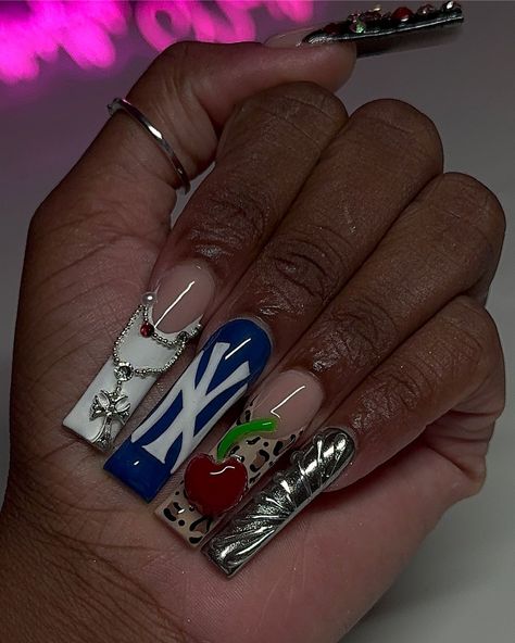 It took me 45 min and 100 tries to do the NY nail but we made it 😩 𝑱𝑼𝑳𝒀 𝑨𝑷𝑷𝑶𝑰𝑵𝑻𝑴𝑬𝑵𝑻𝑺 𝑨𝑽𝑨𝑰𝑳𝑨𝑩𝑳𝑬 𝑼𝒔𝒊𝒏𝒈 𝒎𝒚 𝒏𝒂𝒊𝒍 𝒕𝒊𝒑𝒔 𝒚𝒐𝒖 𝒄𝒂𝒏 𝒑𝒖𝒓𝒄𝒉𝒂𝒔𝒆 𝒃𝒚 𝒄𝒍𝒊𝒄𝒌𝒊𝒏𝒈 𝒕𝒉𝒆 𝒍𝒊𝒏𝒌 𝒊𝒏 𝒎𝒚 𝒃𝒊𝒐 You can get these nail charms by clicking the link in my bio and purchasing from my Amazon storefront #𝒏𝒚𝒄𝒏𝒂𝒊𝒍𝒕𝒆𝒄𝒉 #𝒃𝒓𝒐𝒐𝒌𝒍𝒚𝒏𝒏𝒂𝒊𝒍𝒕𝒆𝒄𝒉 #𝒏𝒂𝒊𝒍𝒔 #𝒏𝒂𝒊𝒍𝒕𝒆𝒄𝒉𝒕𝒊𝒑𝒔 #𝒏𝒂𝒊𝒍𝒂𝒓𝒕 #𝒏𝒂𝒊𝒍𝒔𝒐𝒇𝒊𝒏𝒔𝒕𝒂𝒈𝒓𝒂𝒎 #𝒂𝒄𝒓𝒚𝒍𝒊𝒄𝒏𝒂𝒊𝒍𝒔 #𝒇𝒓𝒆𝒆𝒔𝒕𝒚𝒍𝒆𝒏𝒂𝒊𝒍𝒔 #𝒃𝒊𝒓𝒕𝒉𝒅𝒂𝒚𝒏𝒂𝒊𝒍𝒔 #𝒏𝒂𝒊𝒍𝒔 #𝒇𝒓𝒆𝒏𝒄𝒉𝒏𝒂𝒊𝒍𝒔 #𝒔𝒉𝒐𝒓𝒕𝒂𝒄𝒓𝒚𝒍𝒊𝒄𝒏𝒂𝒊𝒍𝒔 #𝒂𝒕𝒍𝒏𝒂𝒊𝒍𝒕𝒆𝒄𝒉 #𝒂𝒕𝒍𝒂𝒏𝒕𝒂𝒏𝒂𝒊𝒍𝒕𝒆𝒄𝒉 #𝒃𝒍𝒂𝒄𝒌𝒈𝒊𝒓𝒍𝒏𝒂𝒊𝒍𝒔 90s Hip Hop Nails, New York Theme Nails, New York Nail Designs, White Freestyle Nails Acrylic, Colorful Design Nails, Fun Birthday Nail Designs, Ny Nails Design, New York Nails Designs Nyc, Nail Sets Ideas