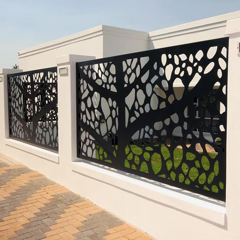 Gard Modern, Building Cladding, Fence Wall Design, Compound Wall Design, Laser Cut Aluminum, Fence Gate Design, Modern Fence Design, House Fence Design, Mdf Panel