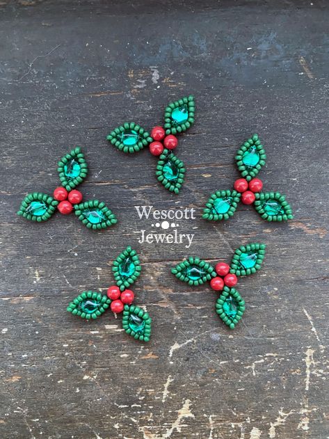 Wescott Jewelry | Welcome to my Virtual Craft Room Drops Necklace, Christmas Jewelry Diy, Beaded Earrings Native, Beadwork Necklace, Winter Jewelry, Bead Sewing, Bead Weaving Patterns, Necklace Tutorial, Christmas Bead