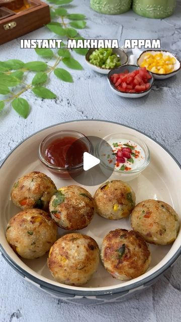 Tastytaleswith Rupal on Instagram: "✨Instant Makhana Appam ✨  Ingredients:- Makhana - 1 cup Sooji - 1 cup Capsicum - 1 tbsp Yellow bell pepper-1/2 tbsp Red bell pepper-1/2 tbsp Coriander - 1 tbsp Black Pepper Powder - 1 tsp Salt Cumin Seeds - 1 tsp Curd-2 tbsp Grated paneer- 1/2 cup Boiled Potatoe - 1 tbsp  #appam #appe #insantappam#makhanarecipe #makhana#kidsrecipes #lunchbox #lunchboxideas #yummy #tasty #food #foodie #yumm #foodreels #trendingreels #viralreels #instafood #yummyfood" Appe Recipe Indian, Makhana Snacks Recipe, Ekadashi Food, Appam Recipe, Healthy Vegetarian Snacks, Vegetarian Snacks Recipes, Cumin Seeds, Desi Food, Vegetarian Snacks