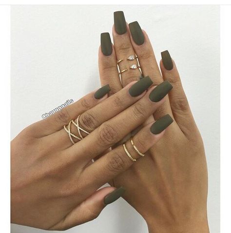 Army Green Coffin Acrylic Nails, Black Matte Nails On Brown Skin, Dark Green And Tan Nails, Army Green Dip Nails, Olive Matte Nails, Matte Hunter Green Nails, Army Green Nail Ideas, Green Matte Acrylic Nails, Olive Green Dip Nails