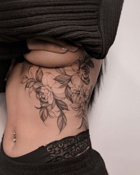 Side Stomach Flower Tattoo, Rib To Stomach Tattoo, Side Stomach Tattoos Women Flower, Rib Hip Tattoos Women, Large Female Tattoos, Side Hip Tattoos Women Flowers, Side Tattoo Women, High Thigh Tattoo, Large Hip Tattoo