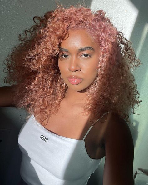 Peach Hair Color Rose Gold, Zendaya Red Hair, Best Red Hair Color, Curly Pink Hair, Rosé Hair, Hair Colors To Try, Peach Hair Colors, Red Hair Color Ideas, Dyed Curly Hair