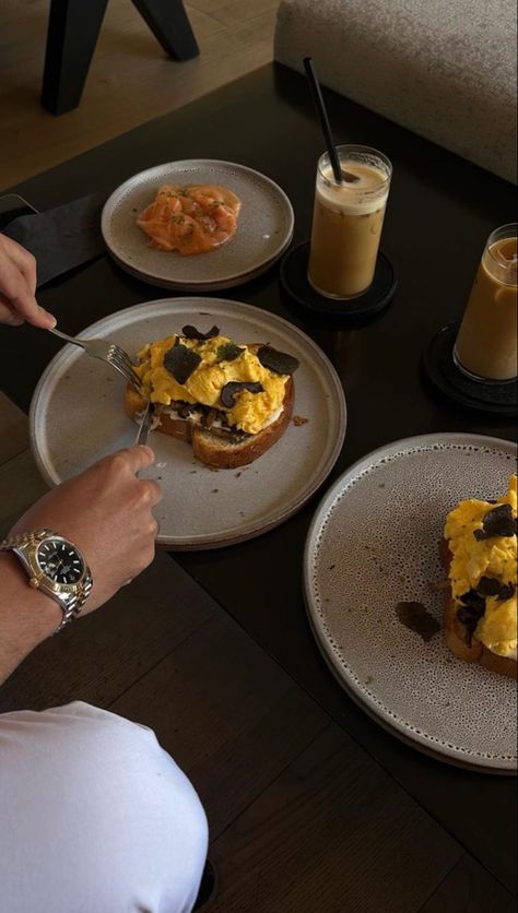 Breakfast Egg Aesthetic, Breakfast Date Aesthetic, Boyfriend Dinner, Morning Aesthetics, Breakfast Date, Egg Coffee, Steak And Eggs, Egg Breakfast, Morning Breakfast