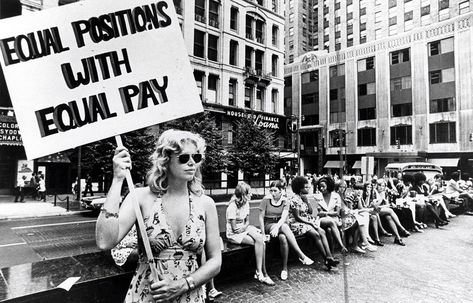 A woman stands on a corner protesting unequal pay for women in Cincinnati, circa 1971. Womens Protest, Second Wave Feminism, Women Rights, Equal Pay, Gender Pay Gap, Protest Signs, Womens March, Gender Equality, Equal Rights