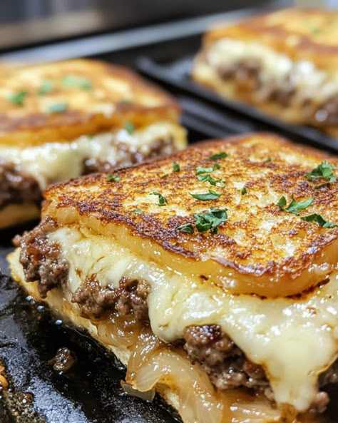 As soon as my mom tasted it, she rushed over to get the recipe from me. Very Simple Healthy Meals, Patty Melts With Secret Sauce, Patty Melt Recipe, Toasted Sandwiches, Hamburger Dishes, Sandwhich Recipes, Best Sandwich Recipes, Melt Recipe, Patty Melt