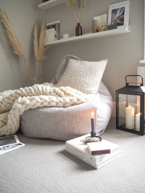 Cosy Reading Nook, Winter Hygge, Cosy Reading, Cosy Bedroom, Cosy Room, Cosy Corner, Bedroom Decorating, Styl Boho, Meditation Room