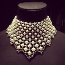 Jewelry Craft Ideas - Pandahall.com London Victoria, Gothic Choker, Jewelry Pearls, Vintage Choker, Victorian Wedding, Diamond Choker, Akoya Pearls, Pearl Choker, Tahiti