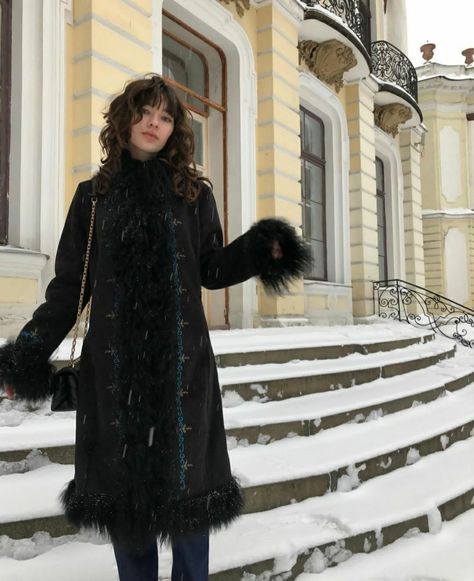 Lambskin Coat, Black Fur Coat, Natasha Romanoff, Winter Fits, Y2k Black, Coat Outfits, Glam Rock, Coat Black, Mode Vintage