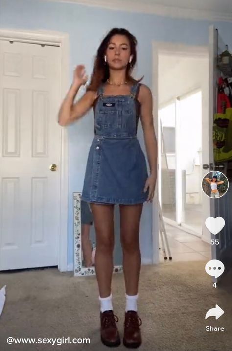 Cute Overall Dress Outfits, Overall Dress Outfit Aesthetic, Jean Dress Aesthetic, Overall Dress Aesthetic, Thift Outfit, Thift Outfit Ideas, Skirt Overalls Outfit, Whimsical Style Outfits, Shorts Overalls Outfit