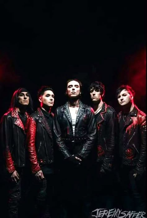 BLACK VEIL BRIDES Estilo Emo, Andy Black, Andy Biersack, Gothic Aesthetic, Veil Brides, Black Veil Brides, Black Veil, Band Posters, Room Posters