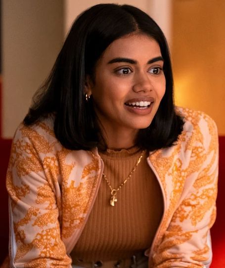 Aneesa from Never Have I Ever Aneesa Qureshi, Season 3 Aesthetic, Never Have I Ever Outfits, Flannel Shirt Dress, Converse Run Star, Tulle Sleeves, Never Have I Ever, Aesthetic Style, Mixing Prints