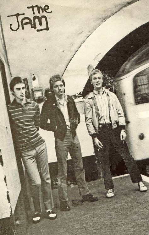 The Jam. Cover of Down in the tube station at midnight. In my opinion THE greatest song ever written! Mod Culture, Mod Music, Garage Punk, Punk Icons, The Style Council, New Wave Music, Paul Weller, British Music, Tube Station