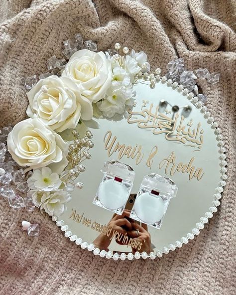 *NEW* Floral Plate…..🌺🌸🌼 Order now💌 #newlaunch Have finally able to release one of this platesthat are definitely a trend for a wedding/ engagement/Nikkah events👰🏻‍♀️.You can choose customise it in different sizes, and personalise to your own set of colors❤️ . . . . . #engagementringplatter #weddinggift #islam #islamic #islamicwedding #nikkahceremony #nikkahplate #couplegoals #trending #wedding #weddingplate #returngifts Ring Plates Nikkah, Nikkah Party, Diy Engagement Decorations, Gents Clothes, Chocolate Lovers Quotes, Engagement Ring Platter, Candy Gifts Diy, Mirror Decor Ideas, Haldi Decor