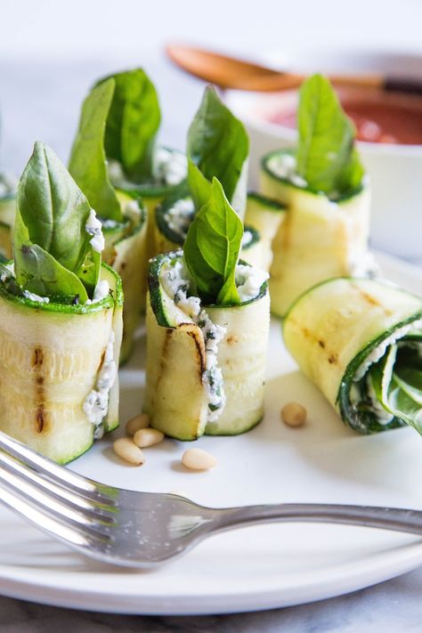 Recipe: Grilled Zucchini Roll-Ups with Ricotta and Herbs — Appetizer Recipes from The Kitchn Zucchini Rolls, Summer Produce, Low Carb Appetizers, Herb Recipes, Grilled Zucchini, Summer Appetizer, Dinner Appetizers, Holiday Appetizers, Roll Ups