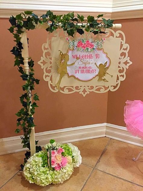 Fairy Birthday High Chair, Fairy Tail First Birthday Party, 1st Fairy Birthday Party, Fairy Garden Quinceanera Theme Centerpieces, Fairy Party Ideas Decorations, Diy Fairy Party Decorations, Tinkerbell Theme Party Decoration, Fairy Centerpieces Birthday, Fairy First Birthday Backdrop