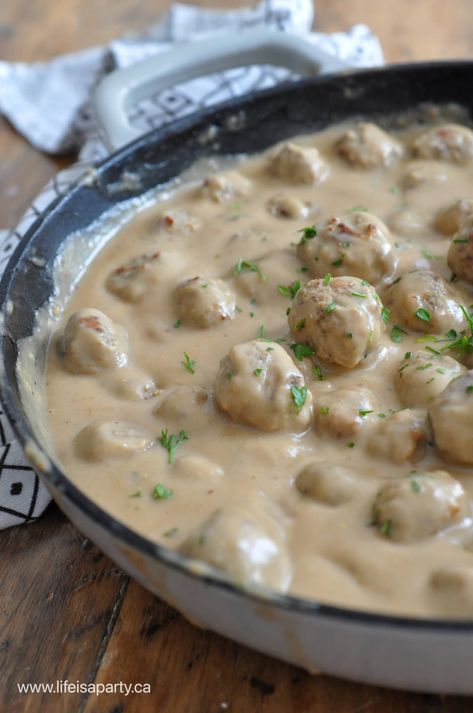 Swedish Meatball Gravy Recipe, Ikea Meatball Sauce, Swedish Meatball Appetizer, Easy Swedish Meatball Sauce, Swedish Meatball Sauce Recipe, Swedish Meatball Gravy, Meatballs Sauce Recipe, Swedish Meatball Sauce, Easy Swedish Meatball Recipe