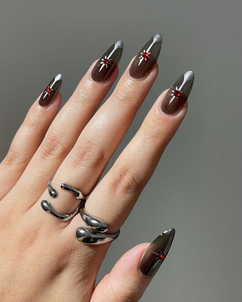 Swirl Nails Black, Elegant Halloween Nails, Reputation Nails, Dark Academia Nails, Eras Nails, Trendy Halloween Nails, Rocker Nails, Short Halloween Nails, Dainty Nails