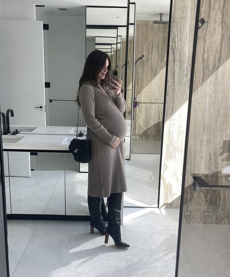 Fall Third Trimester Outfits, Cold Weather Maternity Outfits, Pregnancy Holiday Outfits, Winter Bump Outfits, Pregnant Christmas Outfit, Pregnant Outfits Winter, Pregnant Winter Outfits, Winter Pregnancy Outfits, Pregnancy Winter Outfits