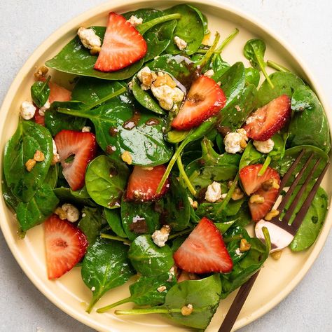 Appetizer Summer, Baby Spinach Salads, Strawberry Feta, Best Salads Ever, Strawberry Spinach Salad, Tomato Salad Recipes, Spinach Salad Recipes, Strawberry Spinach, Cucumber Tomato Salad