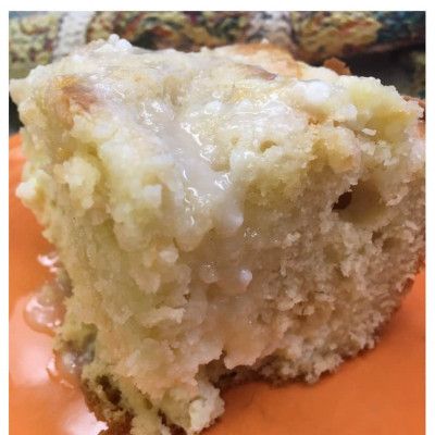 Cream Cheese Coffee Cake With Glaze Icing Cake Mix Coffee Cake, Recipes Using Cream Cheese, Cheese Coffee Cake, Cream Cheese Coffee Cake, Coffee Cake Recipes Easy, Glaze Icing, Cream Puff Recipe, Cream Cheese Desserts, Cinnamon French Toast