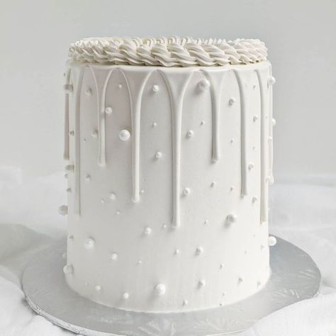 Gorgeous all white cake by @midnite.creations featuring our White Pearls sprinkle mix!🤍🤍🤍 -- #graduationcakes #graduationcake #whitecake #allwhitecake #whitecakes #birthdaycake #birthdaycakes #sprinklecake #sprinklecakes #sprinkles #simplysucre #simplysucresprinkles Pearl Sprinkles Cake, White Pearl Cake Birthday, All White Cake Decoration, White Cake Ideas Birthdays, White Cake Design Birthday, White Cakes Ideas, Simple White Cake Design, White Cake With Pearls, White Bday Cake