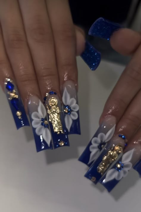 Royal Blue Nails Xv, Blue Long Nails Ideas, Bahama Blue Nails, Quinceanera Nails Navy Blue, White With Royal Blue Nails, Blue Quince Nail Ideas, Latina Nail Designs Blue, Royal Blue And Gold Nails Short, Blue Concert Nails