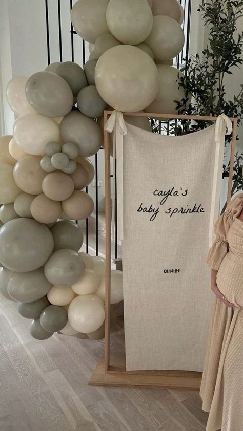 Baby Shower Background Decorations, Surprise Gender Baby Shower Ideas, Home Baby Shower Ideas Decor, Gender Reveal Ideas Aesthetic, Baby Shower Aesthetic Boy, Simple Baby Shower Ideas For Boys, Minimal Baby Shower Decor, Aesthetic Baby Shower Ideas, Neutral Baby Shower Backdrop