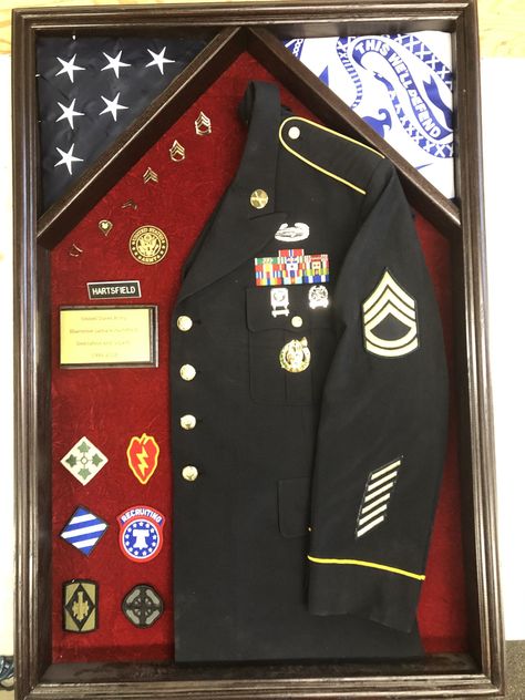 Shadow Box Free, Military Box, Army Decor, Military Shadow Box, Military Retirement Gift, Shadow Box Display Case, Navy Girlfriend, Retirement Ideas, Military Retirement