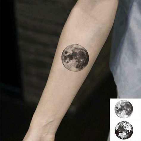 Realistic Moon Tattoo, Desserts Simple, Luna Tattoo, Wrist Tattoo Cover Up, Full Moon Tattoo, Moon Earth, Circle Tattoos, Cloud Tattoo, Moon Tattoo Designs