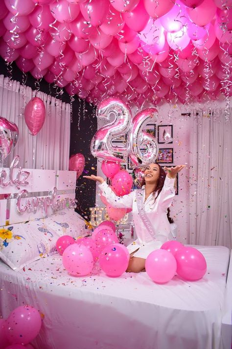 Bedroom Ideas For Her, 25th Birthday Ideas For Her, Romantic Bedroom Decor Ideas, Romantic Bedroom Ideas, Surprise Birthday Decorations, 18th Birthday Party Themes, 17th Birthday Ideas, Birthday Lights, Diy Birthday Banner