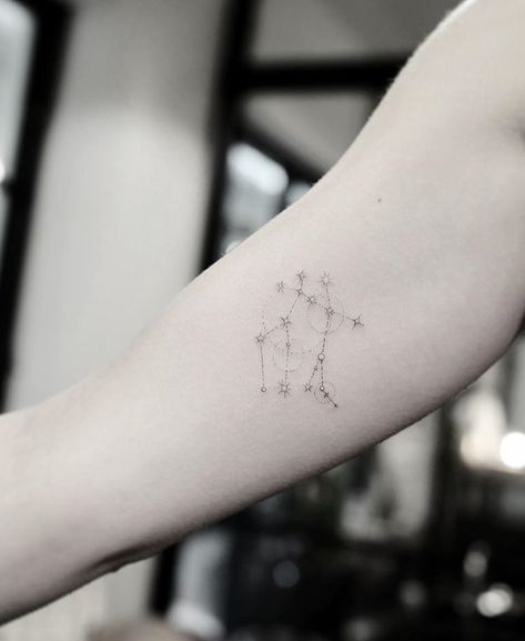 Gemini Gemini Tattoo Designs, Minimalist Tattoo Ideas, Dr Woo, Gemini Constellation, Constellation Tattoo, Gemini Tattoo, Meaningful Tattoos For Women, 4 Tattoo, Small Meaningful Tattoos