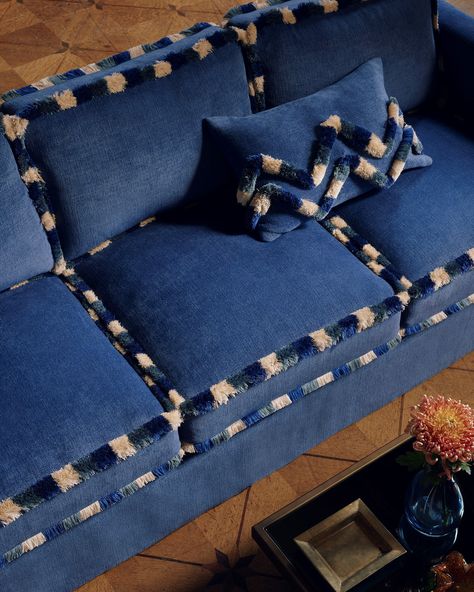 Blue Couch, Banquette Seating, Furniture Details, Interior Furniture, May 1, Living Room Inspiration, Interior Design Inspiration, Soft Furnishings, Design Inspo