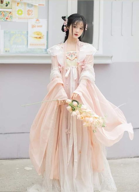 Traditional Chinese Fashion, Chinese Attire, Chinese Gown, Chinese Princess Dress, Chinese Dynasty, Traditional Asian Dress, Estilo Swag, White Bridesmaid Dresses, Princess Cosplay