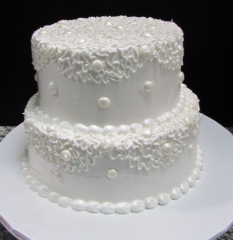 Small tiers covered with squiggles and dots Traditional Wedding Cakes, Baby Moses, Traditional Wedding, Cake Ideas, Wedding Cakes, Dots, Cake, Traditional Wedding Cake