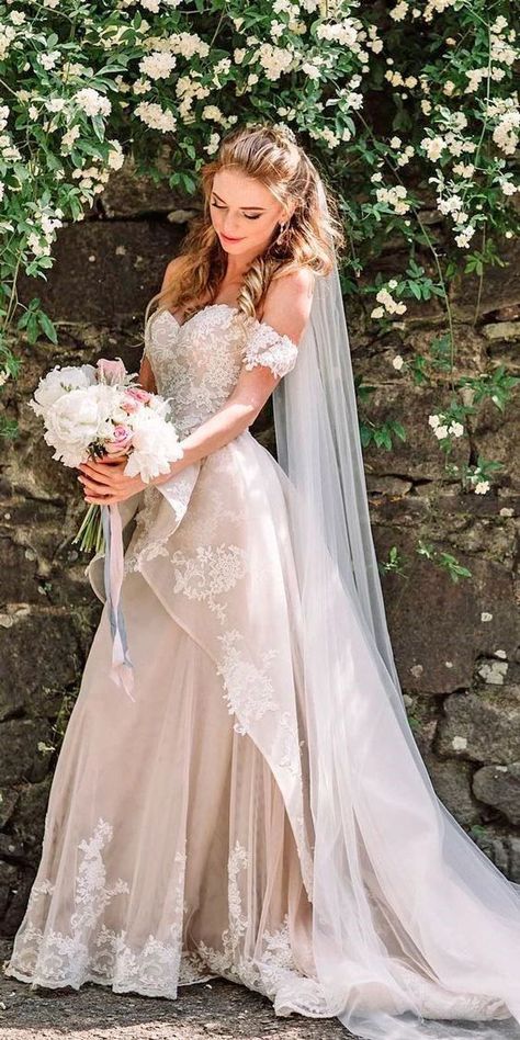 Mormon Wedding Dresses, Vintage Wedding Dresses, Dresses Romantic, Pretty Wedding Dresses, Dream Wedding Ideas Dresses, Grace Loves Lace, Classy Wedding, A Wedding Dress, Gorgeous Wedding Dress