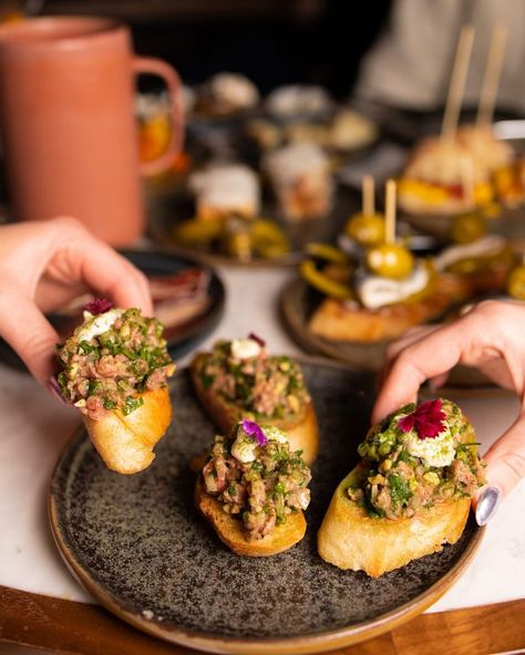 The Best Spots to Eat Spanish Tapas in Toronto • HUNGRY 416 Spanish Tapas Restaurant, Gala Inspiration, Healthy Cafe, Tapas Party, Spanish Appetizers, Best Tapas, Spanish Restaurant, Tapas Restaurant, Happy Hour Specials