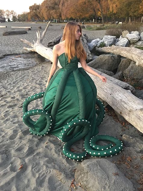 Diy Octopus, Octopus Costume, Creative Costumes, Halloween Costumes Makeup, Costume Diy, Mermaid Costume, Gone Wrong, Cool Halloween Costumes, Diy Halloween Costumes