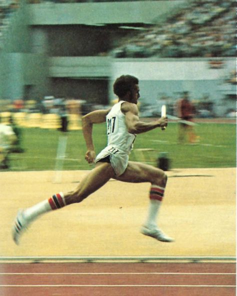 Alberto Juantorena (Cuba), El Caballo, 400m, 800m Olympic Champion Montreal '76 Hip Extension, Olympic Runners, Life Drawing Reference, Run Fast, 800m, Sports Aesthetic, Long Jump, Sports Figures, Marathon Runners