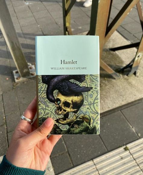 The Collector Book, Best Classical Books, Poetic Books, Hamlet Book, Hamlet Shakespeare, Shakespeare Books, Classic Literature Books, Shakespeare Hamlet, Books Classic