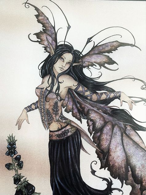 Faerie Costume Halloween, Goth Fairy Drawing, Fairy Markings, Dark Fantasy Fairy, Evil Fairy Aesthetic, Dark Fairy Artwork, Dark Fairy Character Design, Dark Fairy Fashion, Dark Pixie Aesthetic