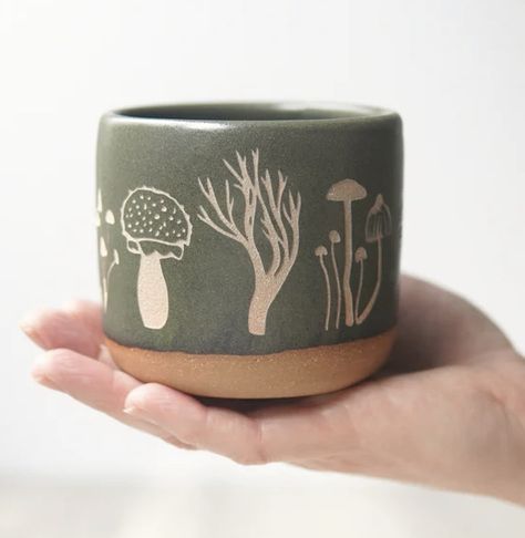 Mushroom Ceramics Ideas, Incense Diffuser, Ceramic Cafe, Handmade Clay Jewelry, Pottery Dishes, Mug Art, Pottery Crafts, Ceramics Pottery Art, Pottery Cups