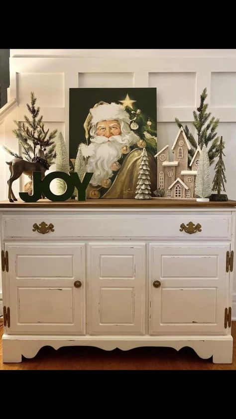 Bedroom Dresser Christmas Decor, Dresser Christmas Decor, Dining Hutch Decor, Christmas Sideboard Decor, Entrance Table Decor Ideas, Dresser Decorations, French Country Cottage Christmas, Country Cottage Farmhouse, Kitchen Vignettes