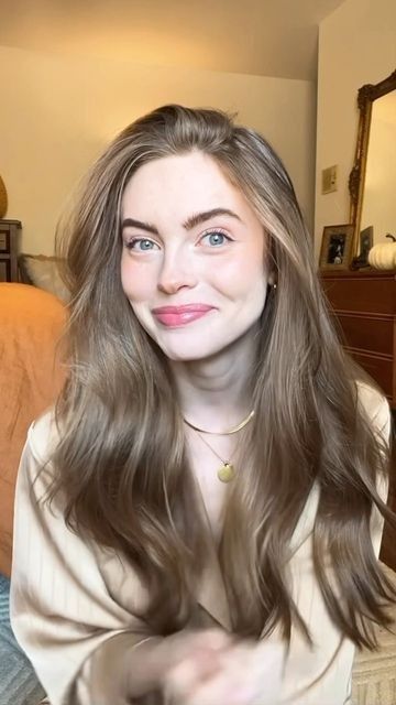 Pretty Ash Blonde Hair, Dark Blond Ash Hair, Cool Pale Skin Hair Color, Pale Skin With Brown Hair, Ash Blonde Pale Skin, Low Contrast Hair, Pale Skin Brunette Hair, Pale Skin Light Brown Hair, Ash Dark Blonde Hair